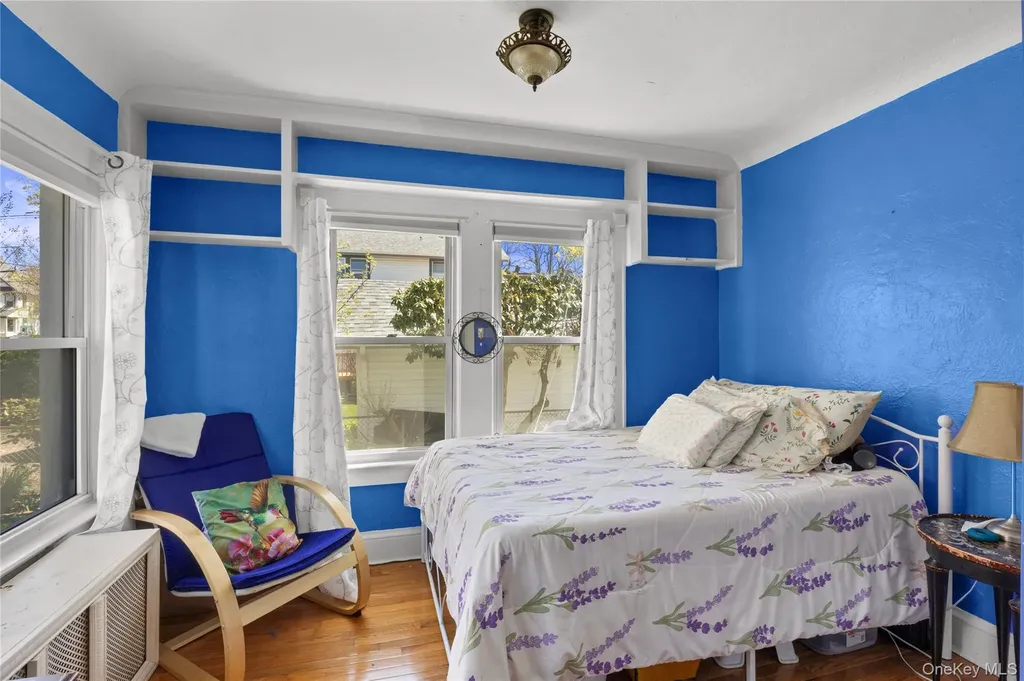 154 E Dean Street Freeport NY 11520