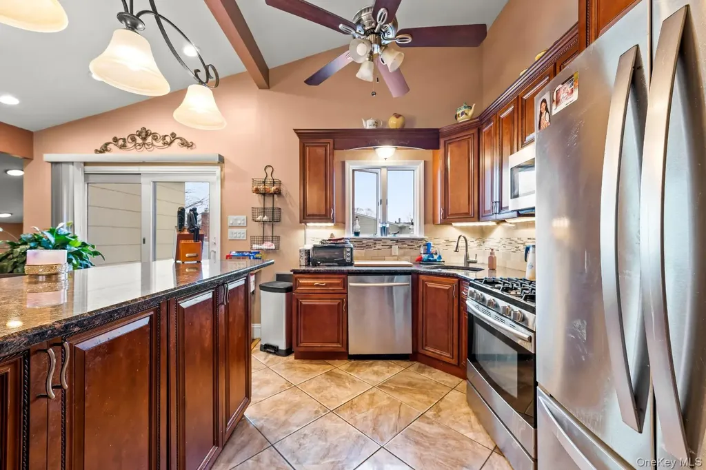 35 W 13th Street Deer Park NY 11729