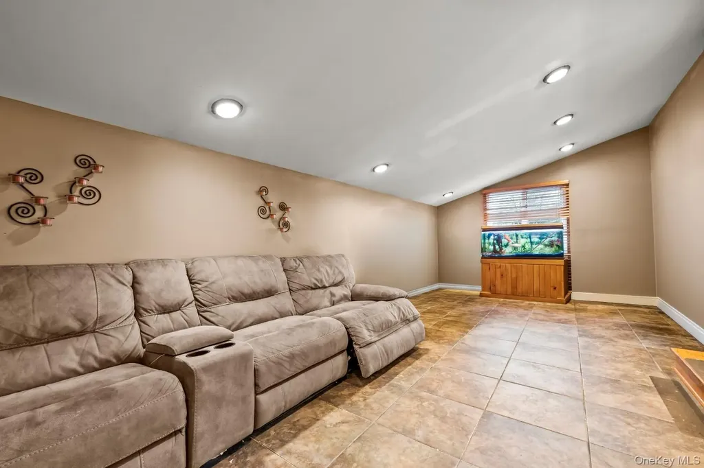 35 W 13th Street Deer Park NY 11729