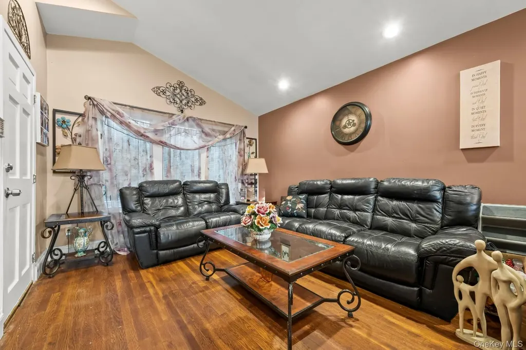 35 W 13th Street Deer Park NY 11729