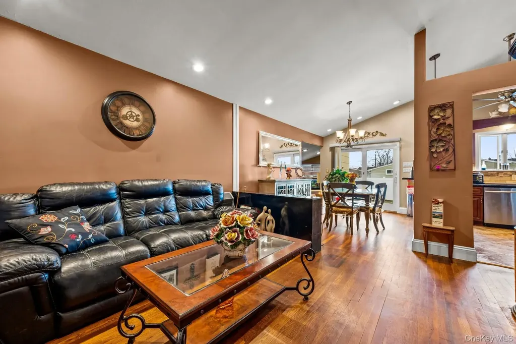 35 W 13th Street Deer Park NY 11729