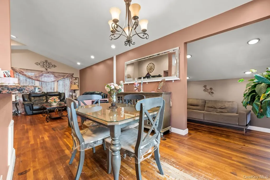35 W 13th Street Deer Park NY 11729