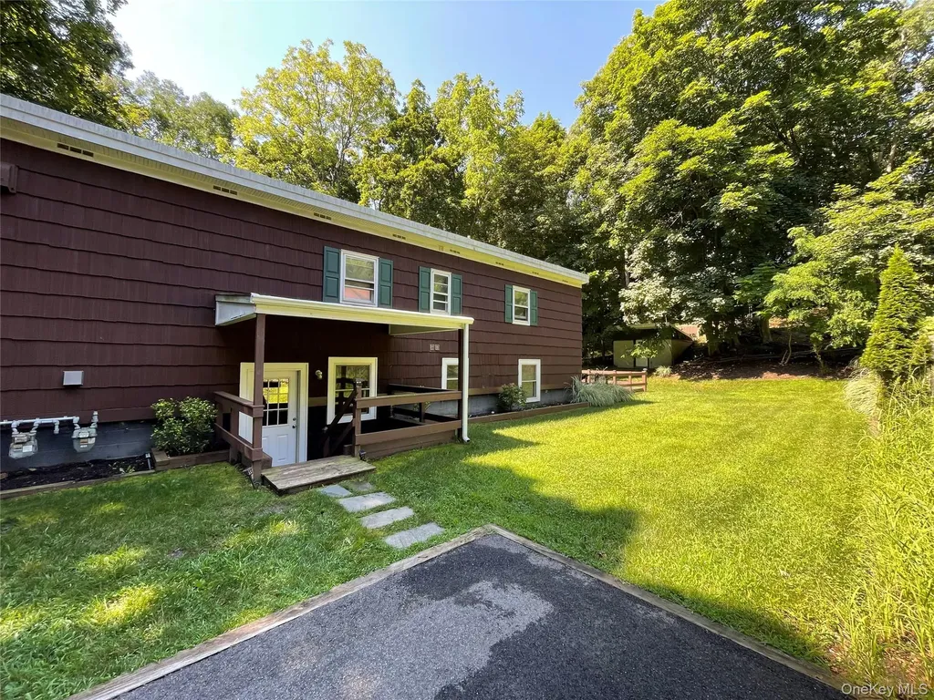 328 E Broadway Port Jefferson NY 11777
