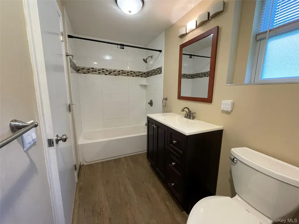 328 E Broadway Port Jefferson NY 11777