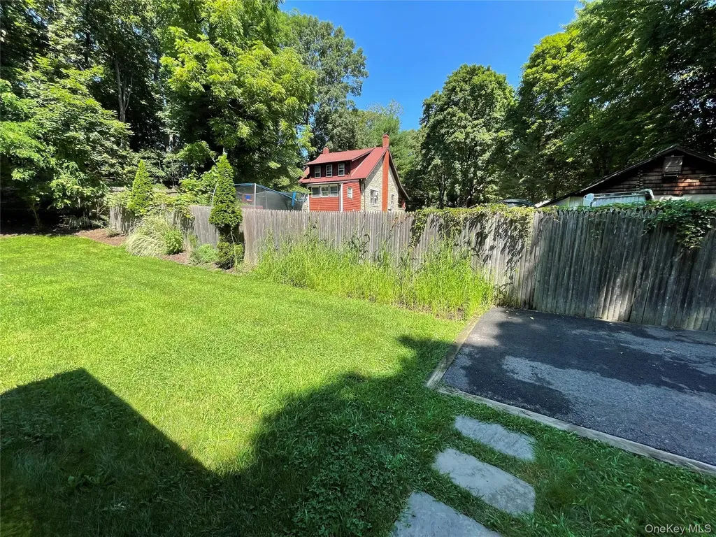 328 E Broadway Port Jefferson NY 11777