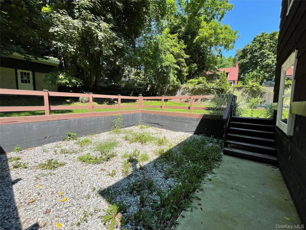 328 E Broadway Port Jefferson NY 11777