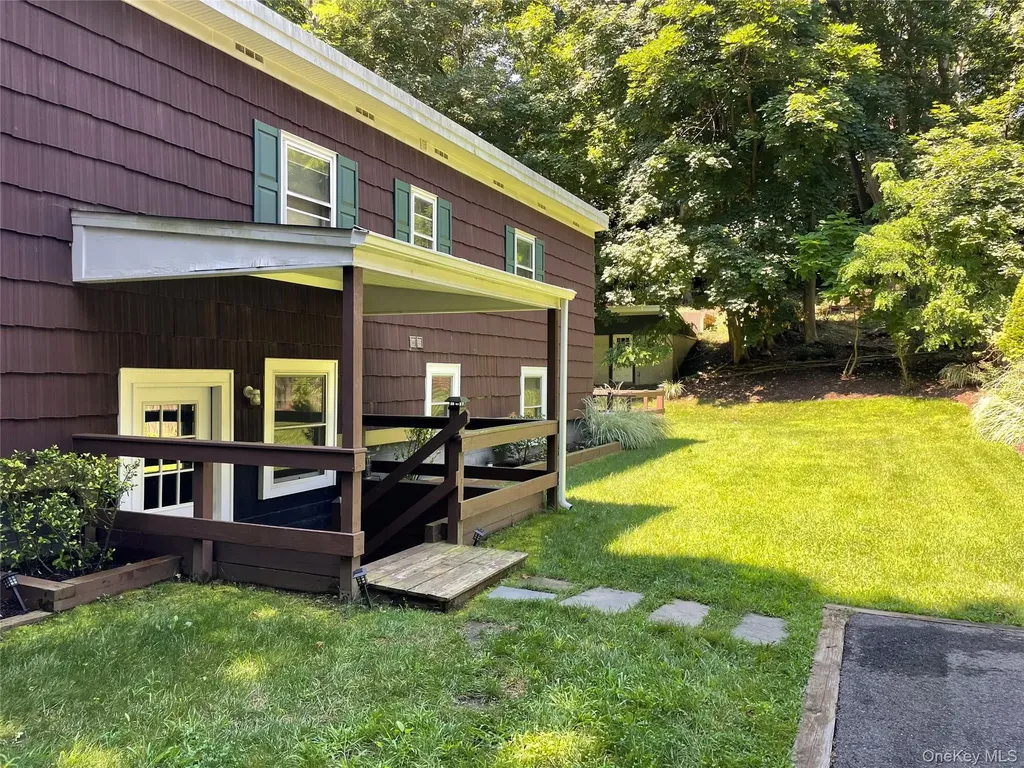 328 E Broadway Port Jefferson NY 11777