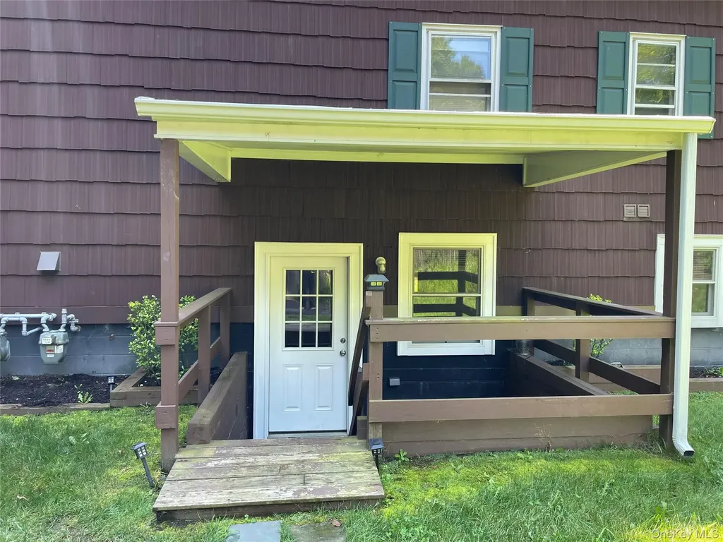 328 E Broadway Port Jefferson NY 11777