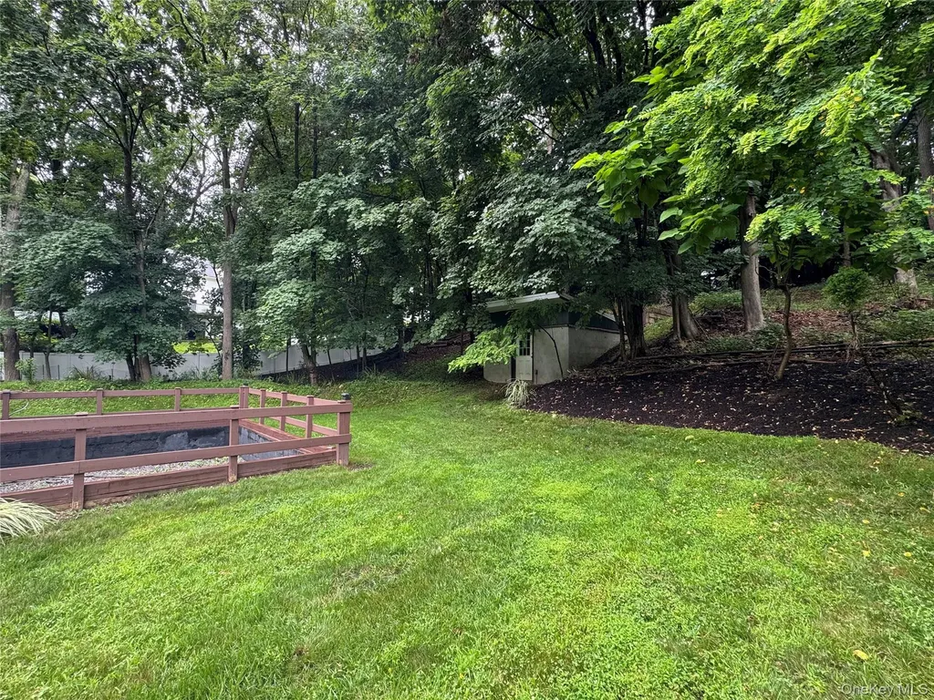 328 E Broadway Port Jefferson NY 11777