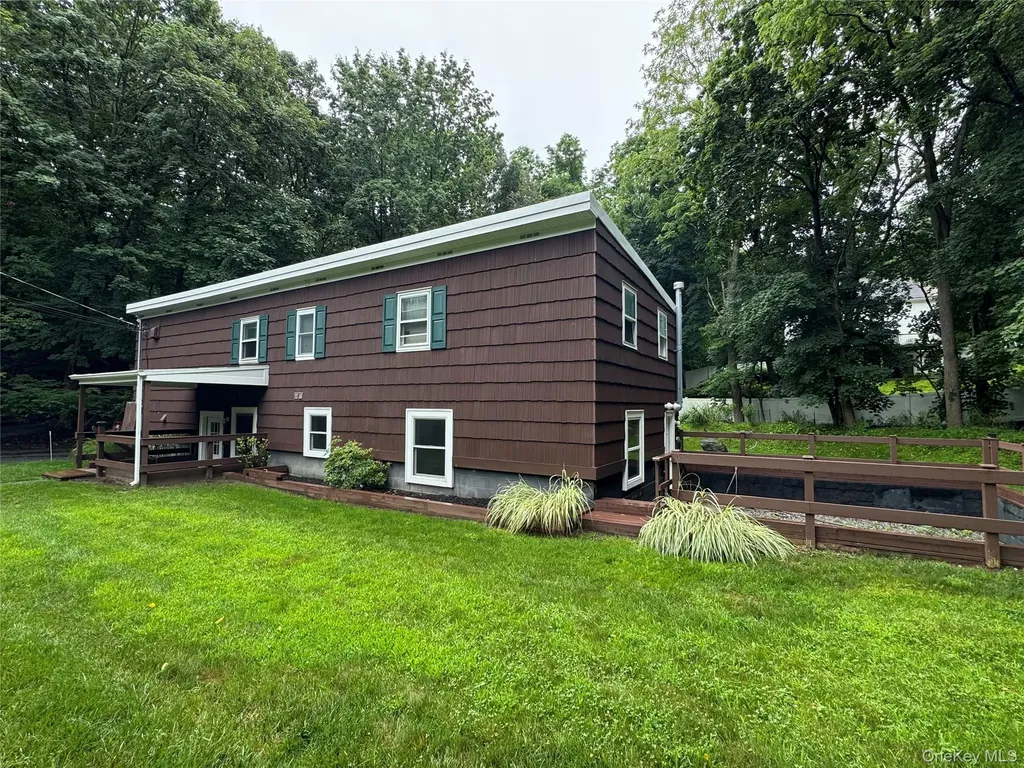 328 E Broadway Port Jefferson NY 11777