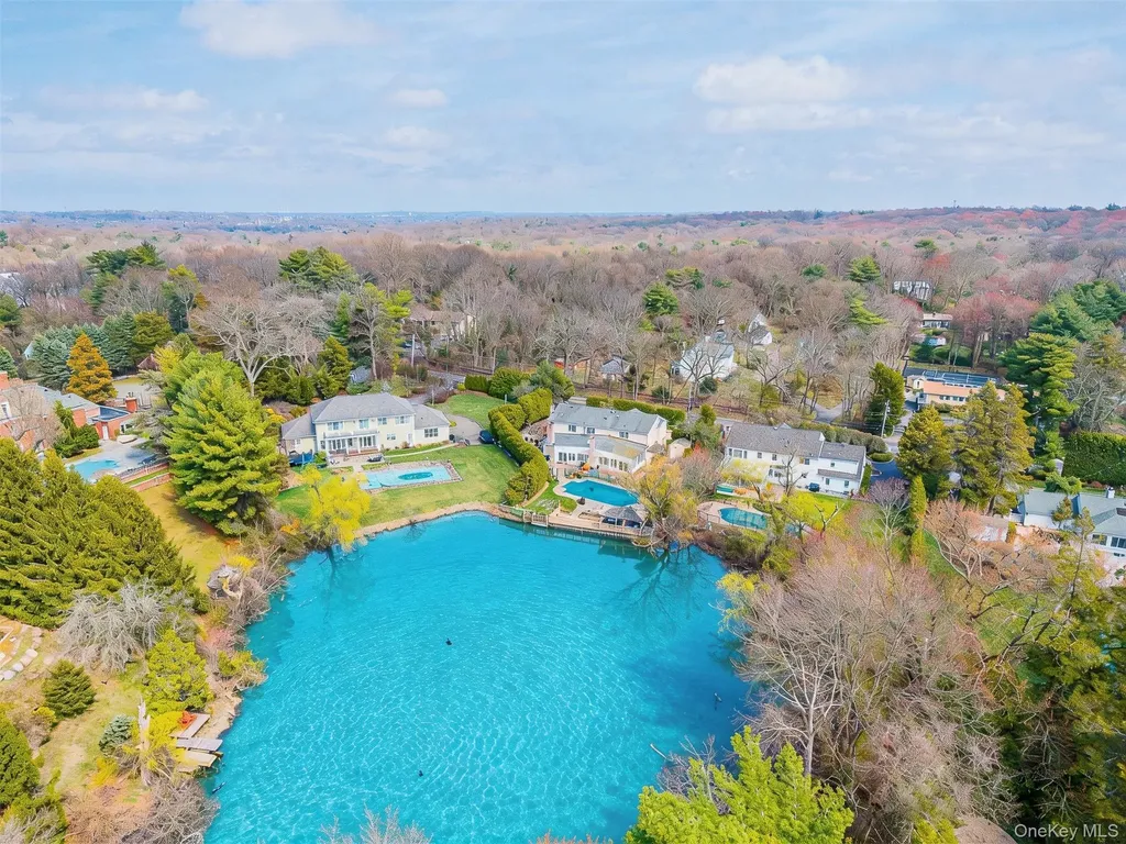 117 Plainview Road Woodbury NY 11797