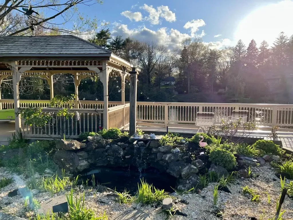 117 Plainview Road Woodbury NY 11797