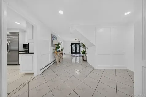 117 Plainview Road Woodbury NY 11797