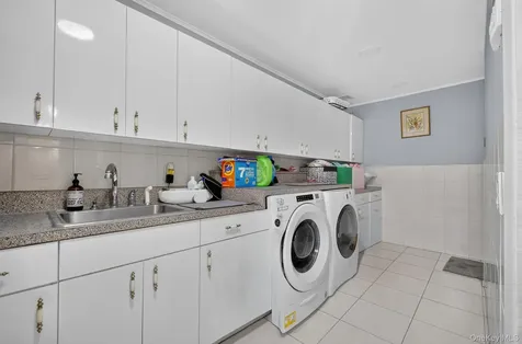 117 Plainview Road Woodbury NY 11797
