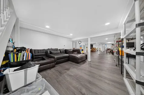 117 Plainview Road Woodbury NY 11797