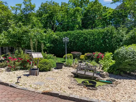 117 Plainview Road Woodbury NY 11797