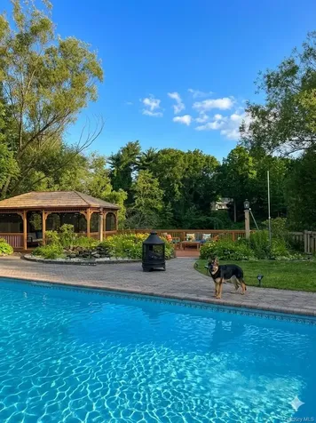 117 Plainview Road Woodbury NY 11797