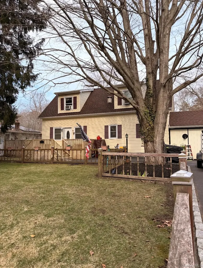 71 Crescent Street Yaphank NY 11980