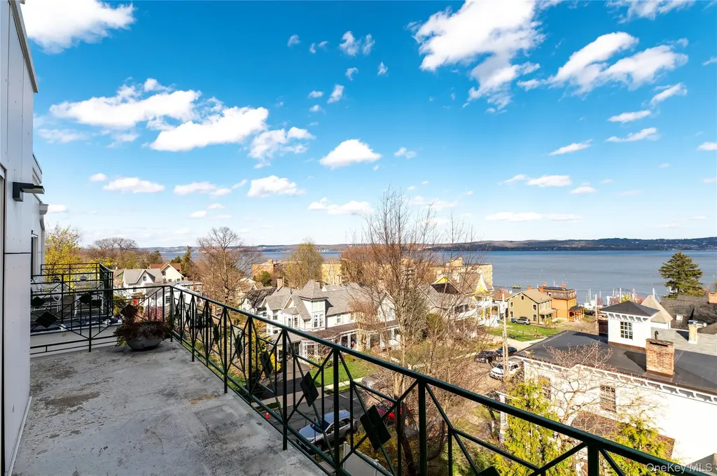 51 N Broadway Nyack NY 10960