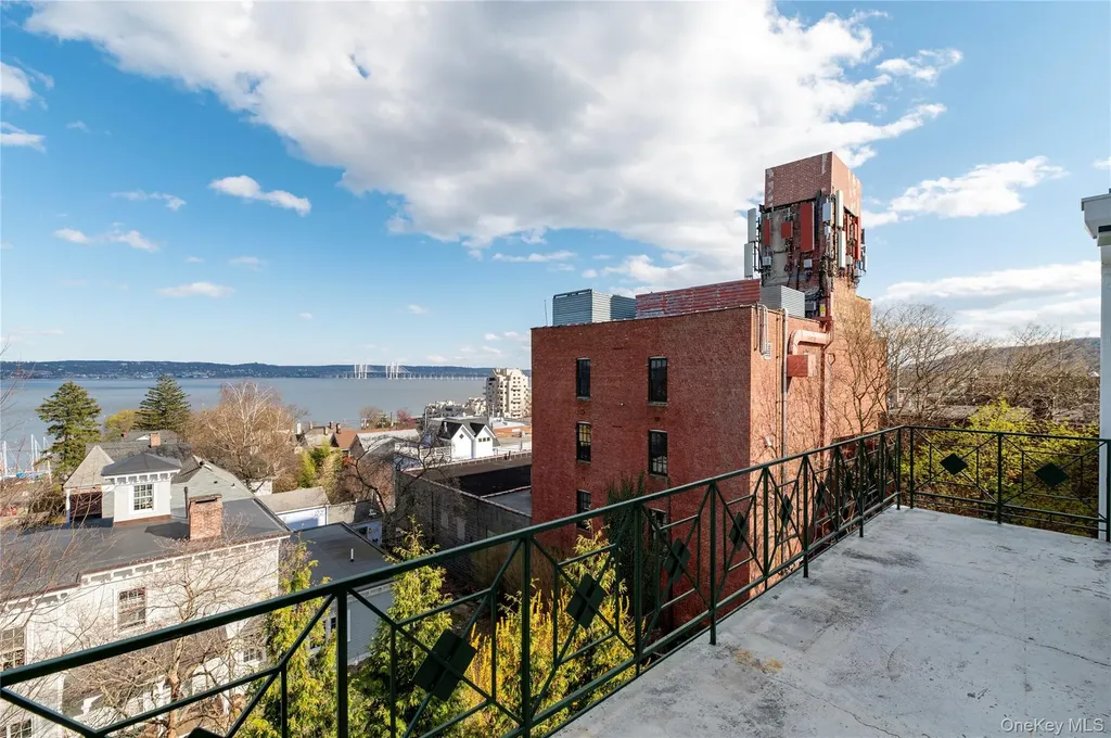 51 N Broadway Nyack NY 10960