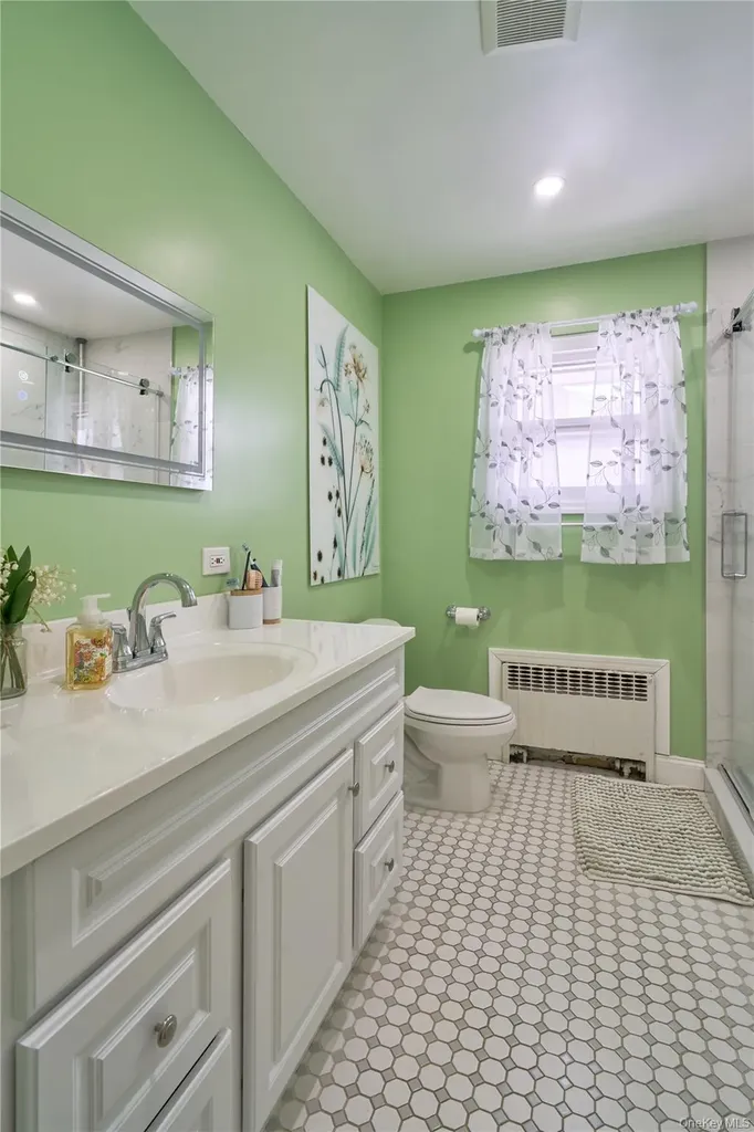 42 Peary Street West Babylon NY 11704