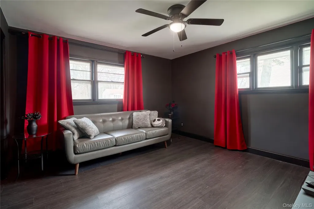 42 Peary Street West Babylon NY 11704