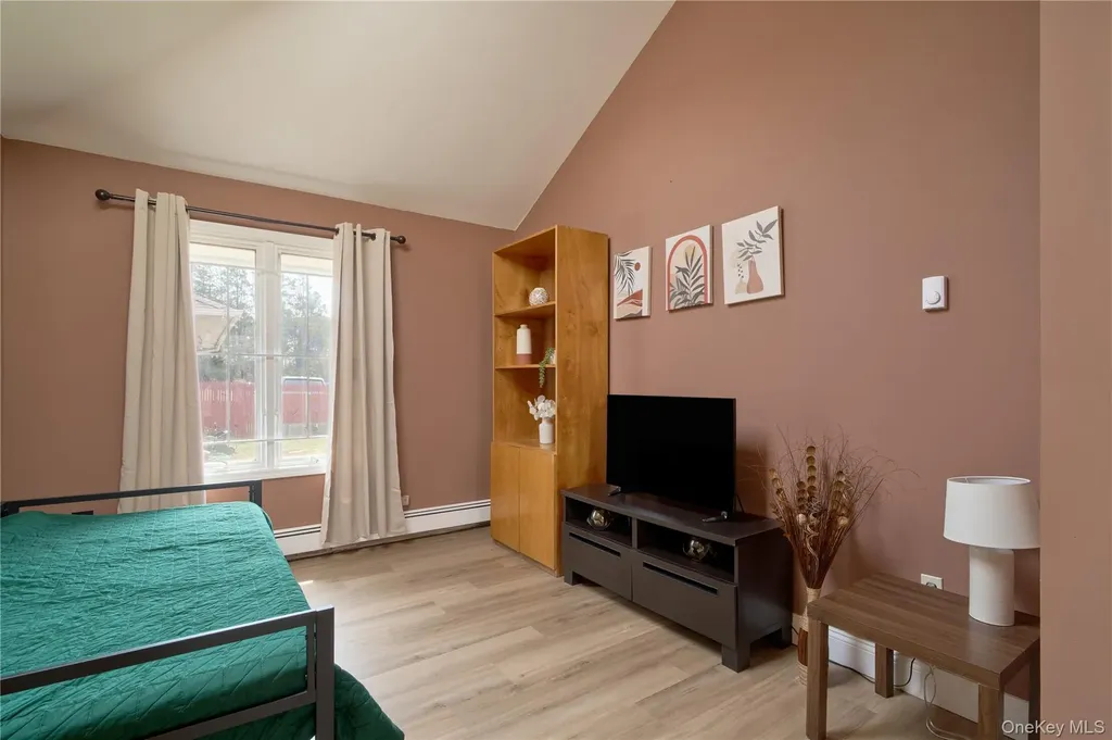 42 Peary Street West Babylon NY 11704