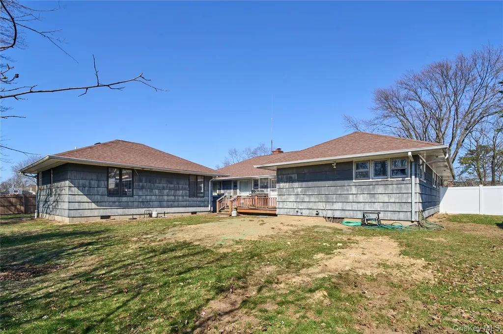 42 Peary Street West Babylon NY 11704