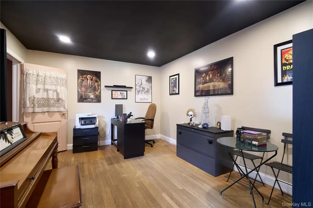 42 Peary Street West Babylon NY 11704
