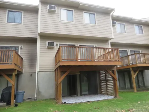 5909 Chelsea Cove N Hopewell Junction NY 12533