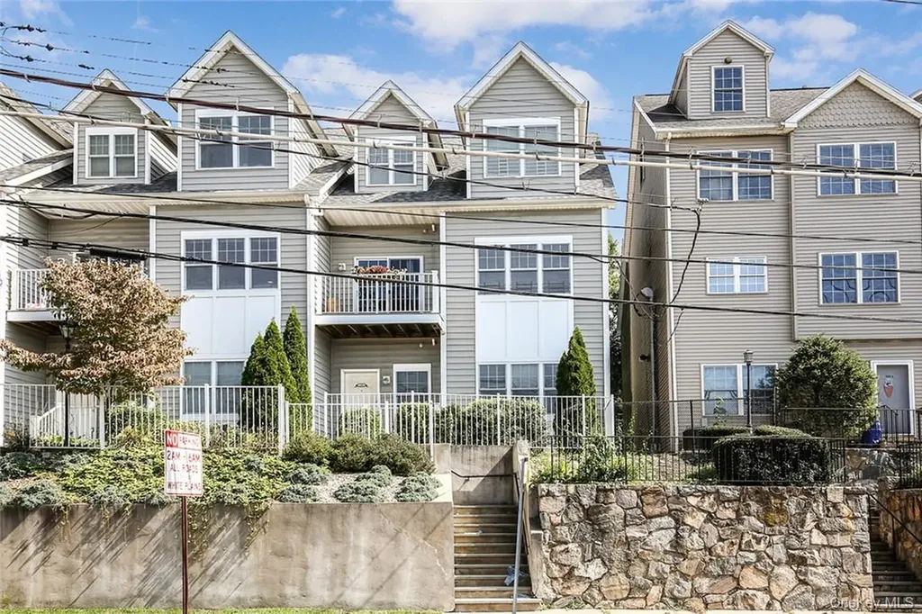 297 W Post Road White Plains NY 10606