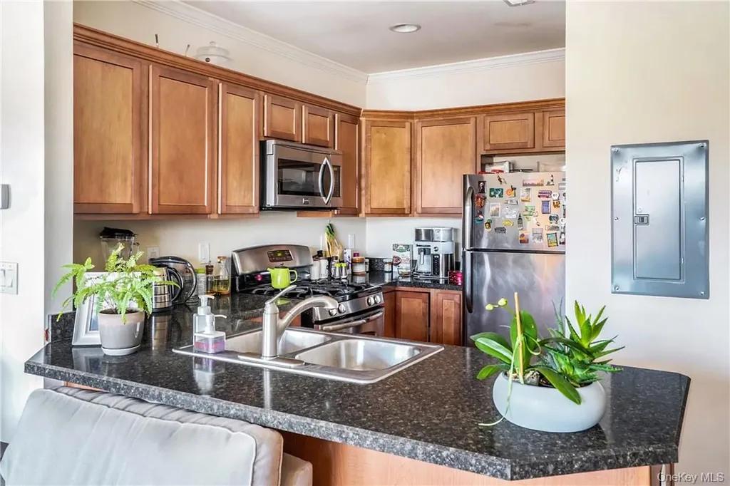 297 W Post Road White Plains NY 10606