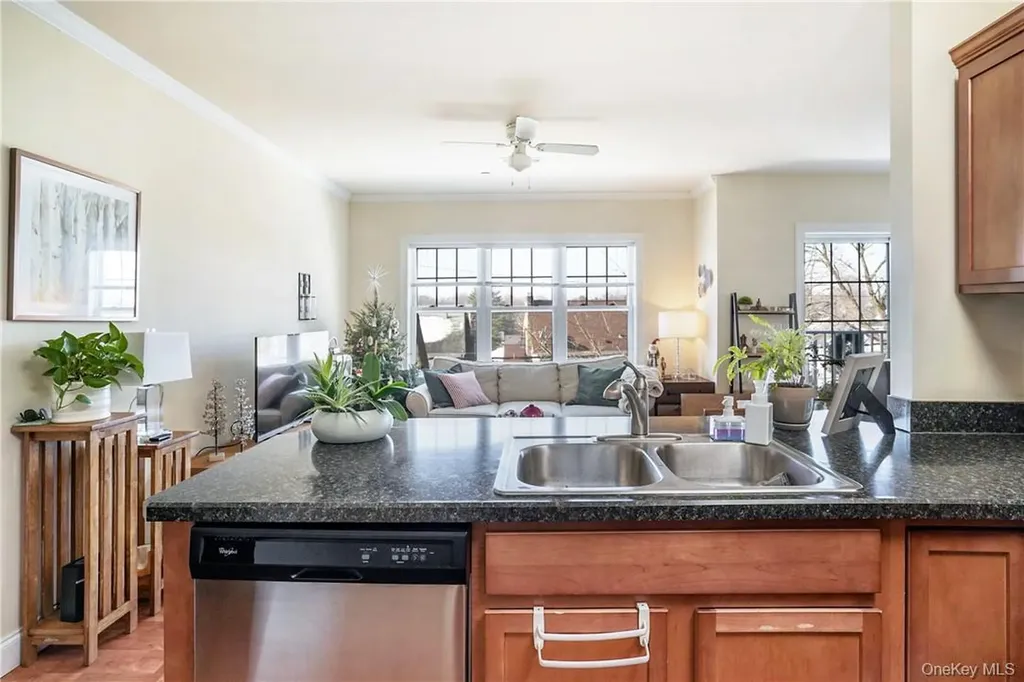 297 W Post Road White Plains NY 10606