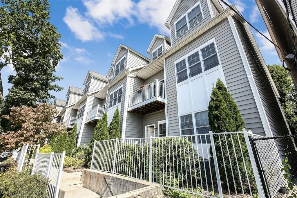 297 W Post Road White Plains NY 10606