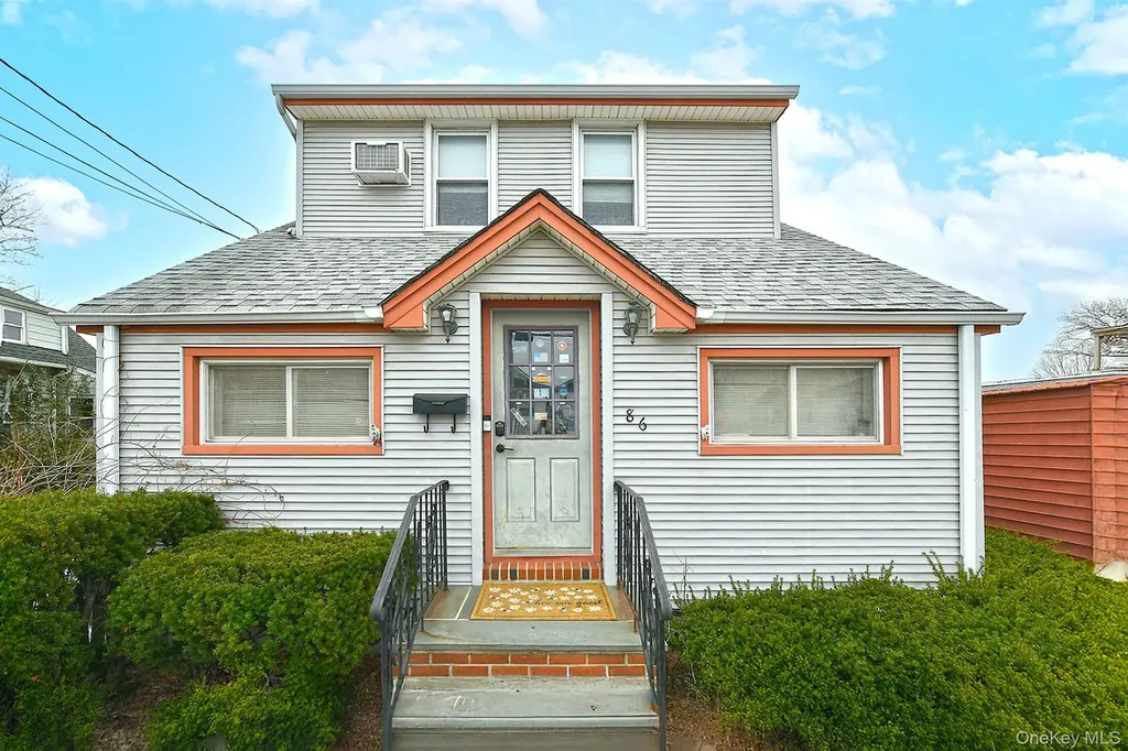 86 Gotham Avenue Elmont NY 11003
