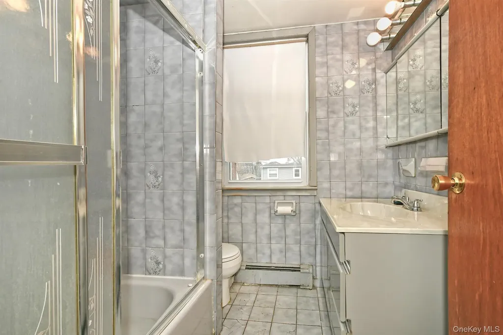 86 Gotham Avenue Elmont NY 11003