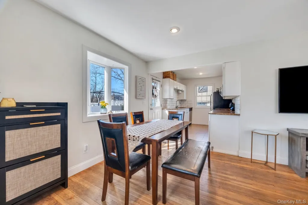 28 Saint Joseph Avenue Ronkonkoma NY 11779