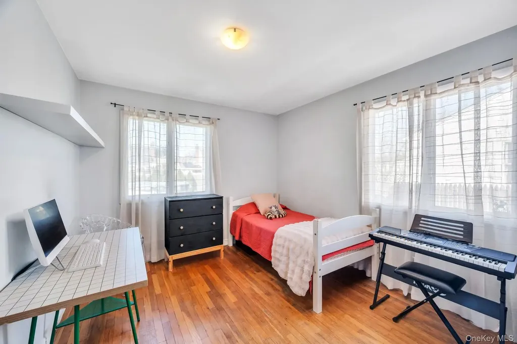 28 Saint Joseph Avenue Ronkonkoma NY 11779