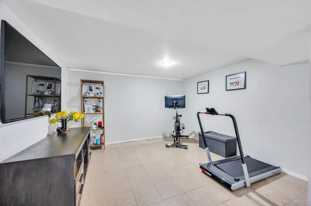 28 Saint Joseph Avenue Ronkonkoma NY 11779