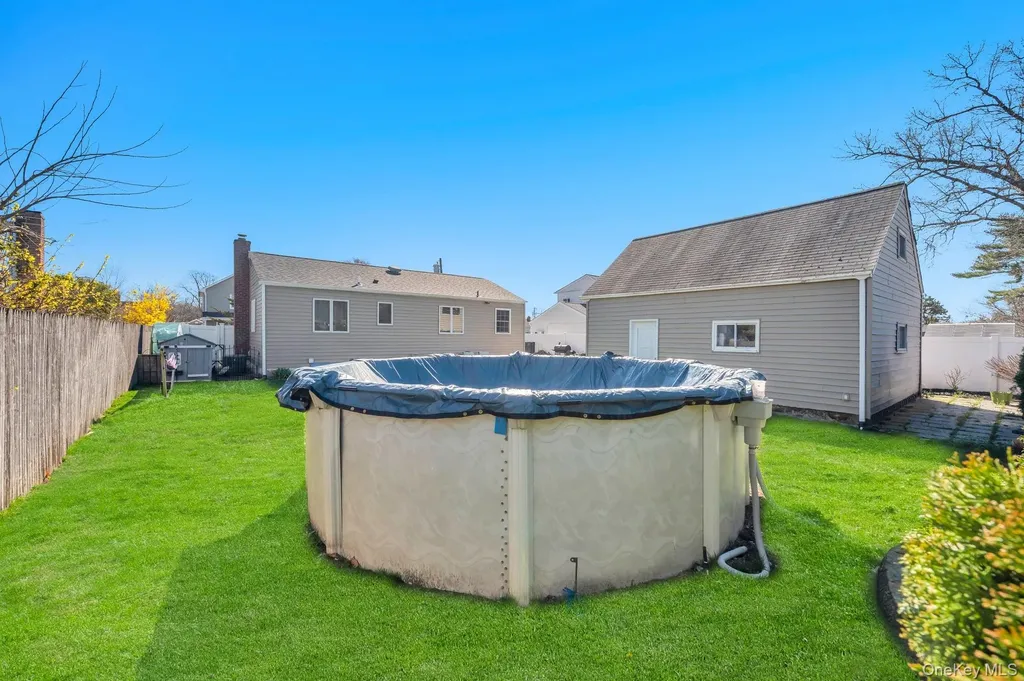 28 Saint Joseph Avenue Ronkonkoma NY 11779