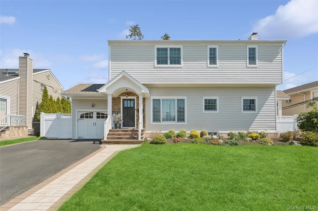 10 Lever Place Plainview NY 11803