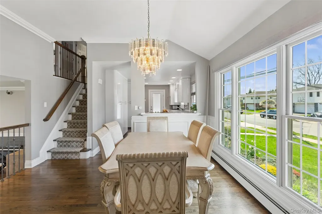 10 Lever Place Plainview NY 11803