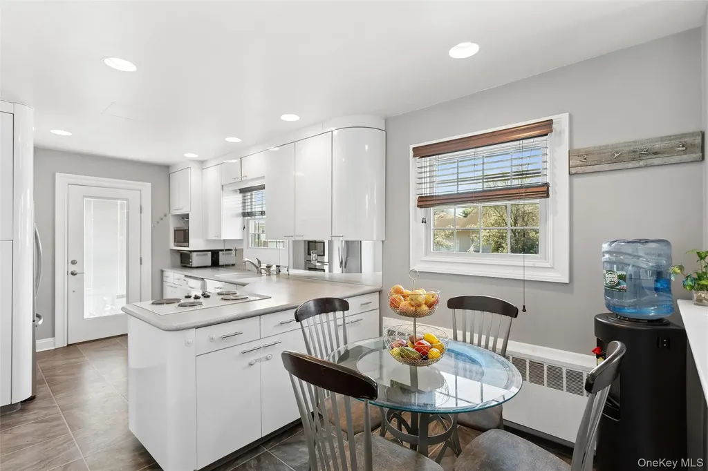 10 Lever Place Plainview NY 11803