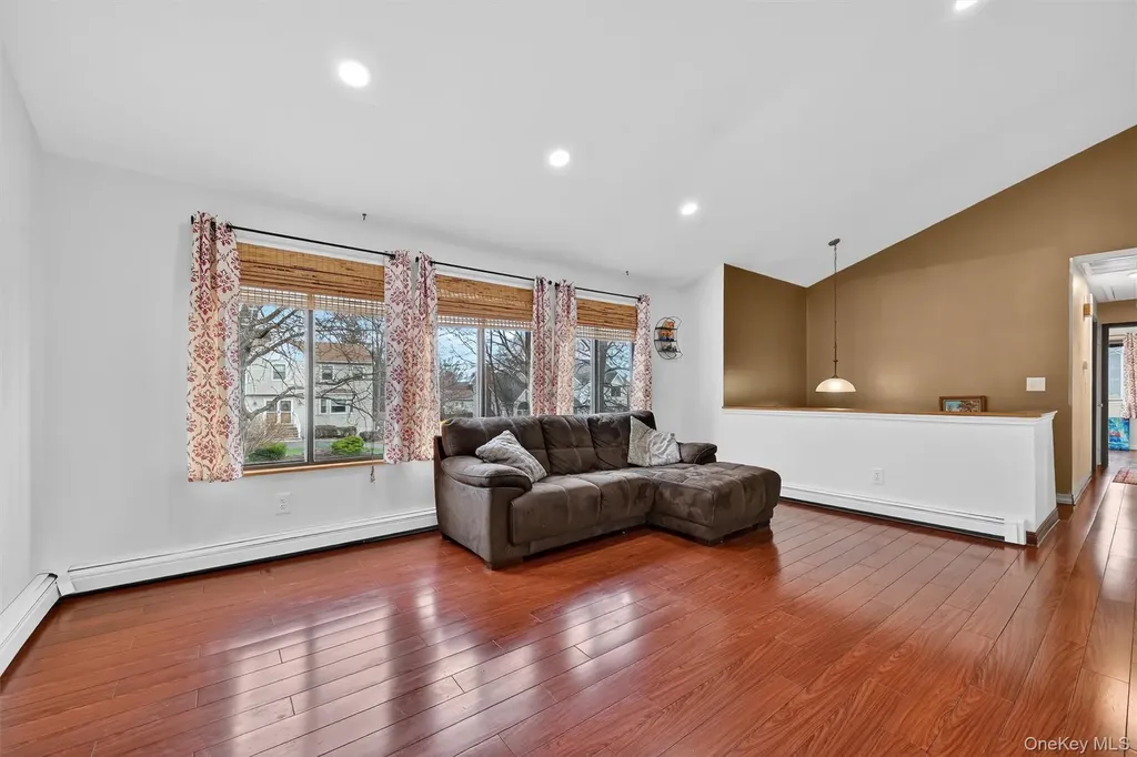 22 Cambridge Circle Monroe NY 10950