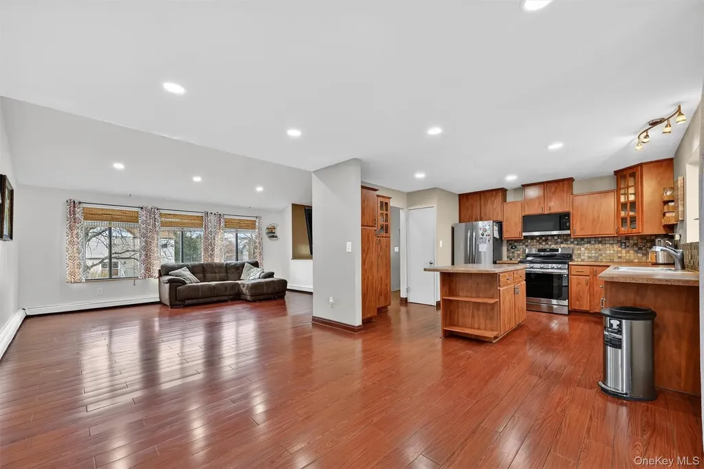 22 Cambridge Circle Monroe NY 10950