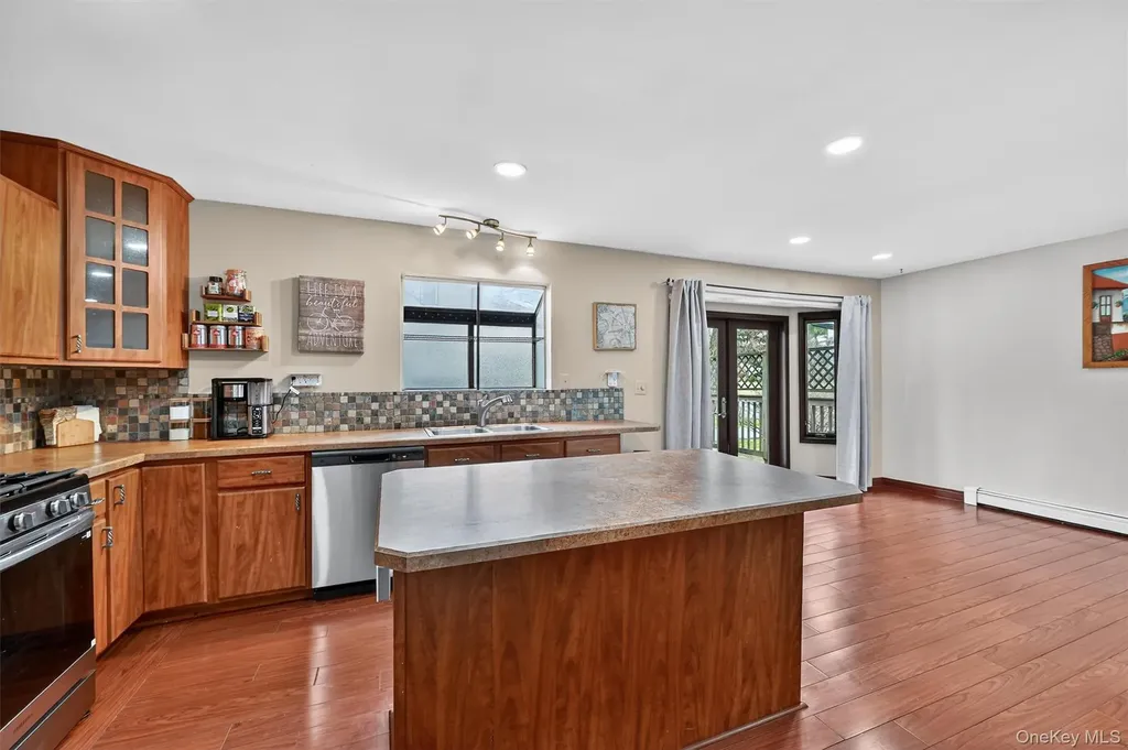 22 Cambridge Circle Monroe NY 10950