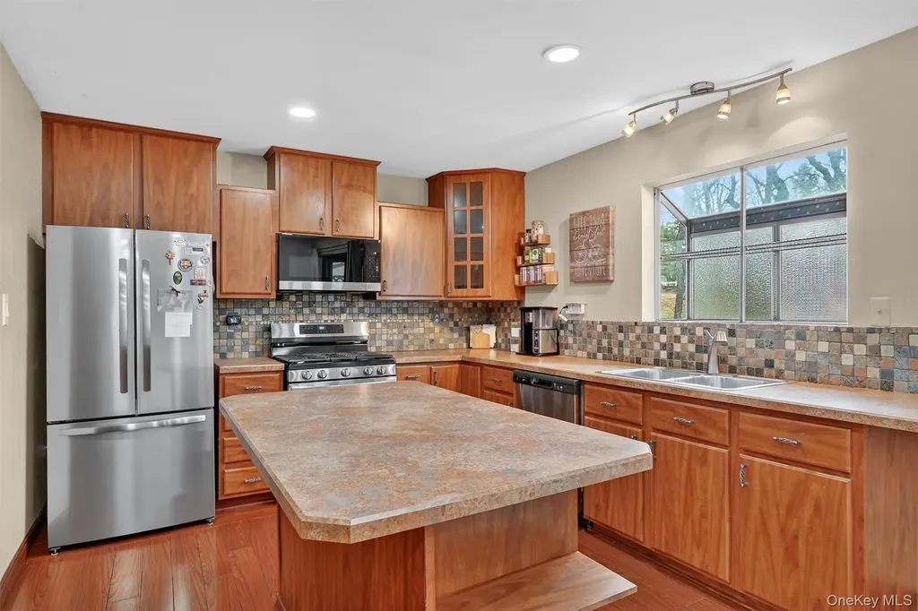 22 Cambridge Circle Monroe NY 10950