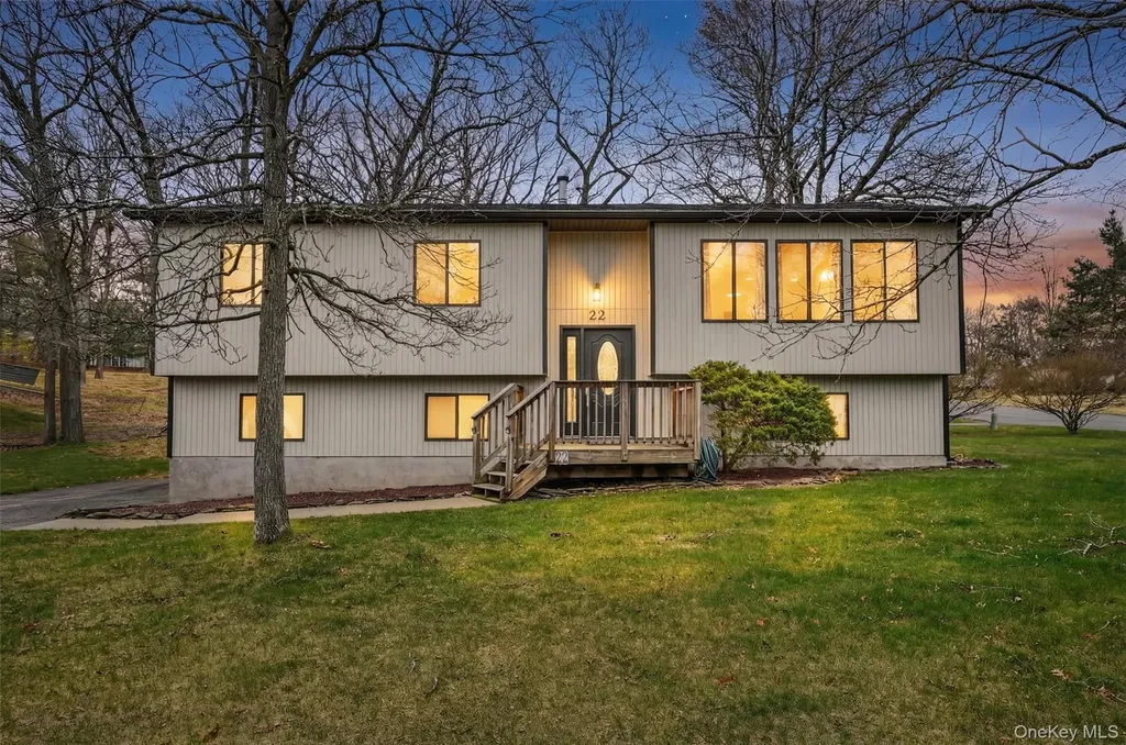 22 Cambridge Circle Monroe NY 10950