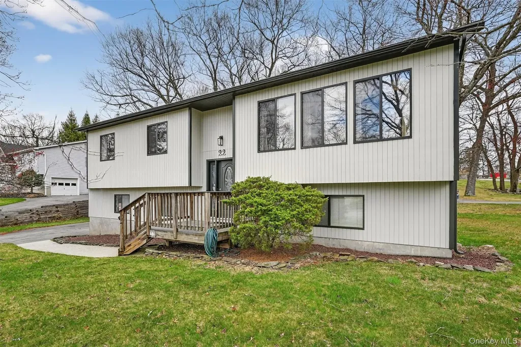 22 Cambridge Circle Monroe NY 10950
