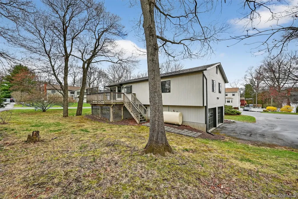 22 Cambridge Circle Monroe NY 10950